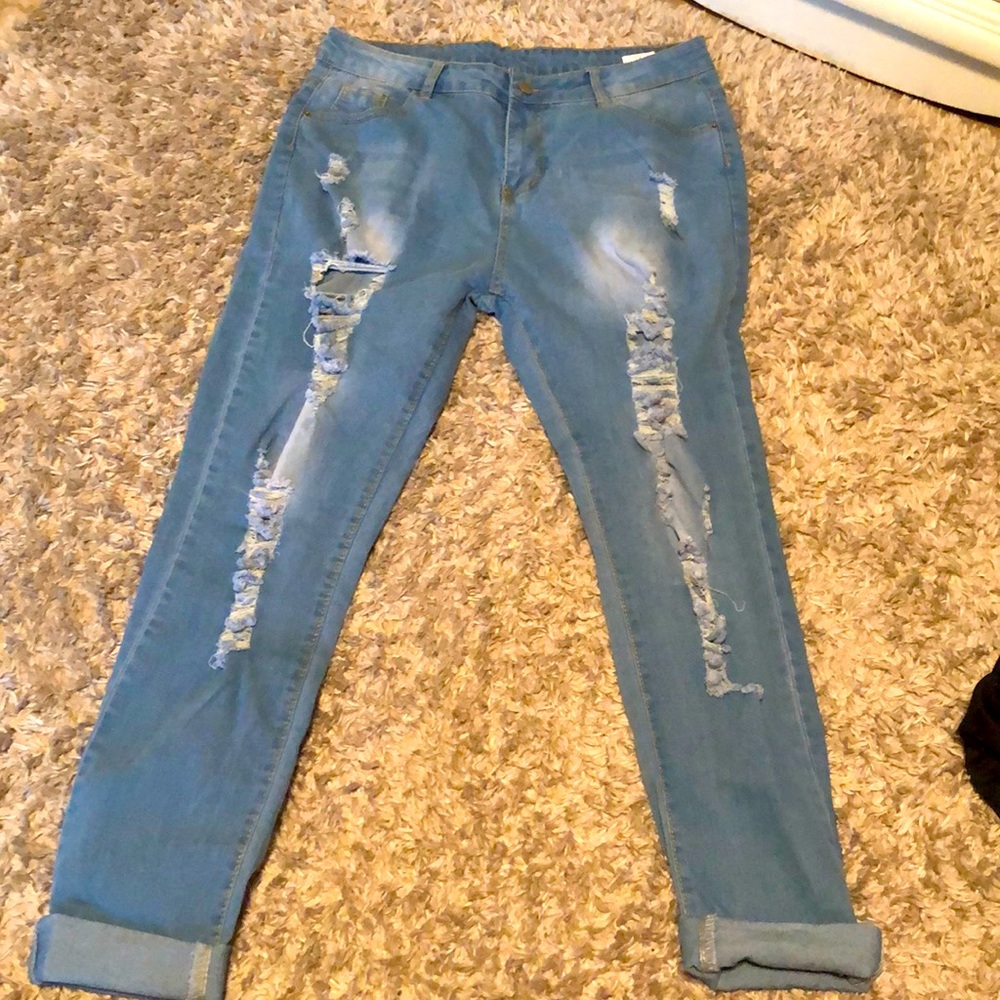 Never worn, they don’t fit me